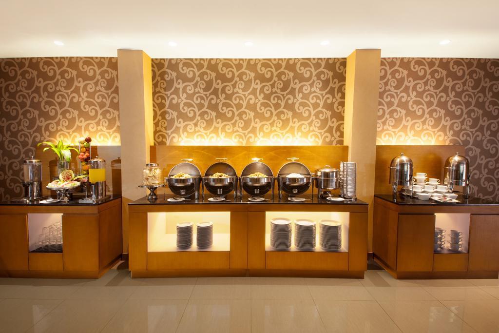 Aveon Express Hotel By Daphna International Yogyakarta Exterior foto